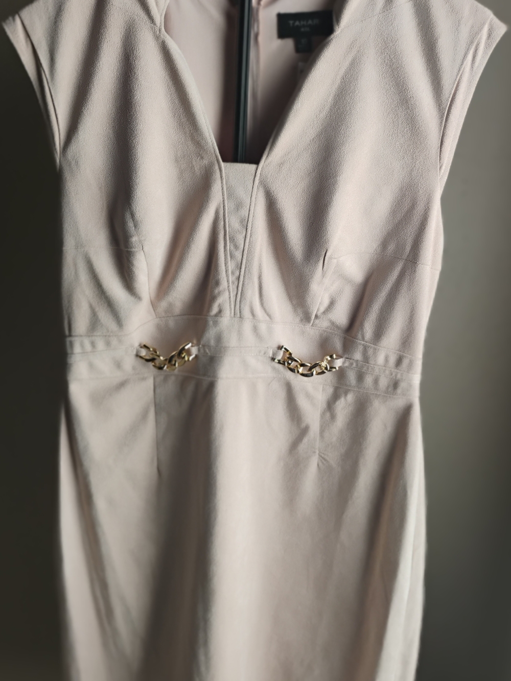 Tahari Size 10 Pale Cream Midi Sheath Dress with Gold Chain Accents